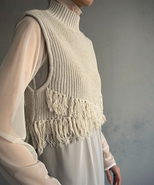 &g'aime（アンジェム）の「【&g’aime】フリンジアシメニットベスト（ベスト・レディース・チャコールグレー/グレイッシュベージュ/ライトグリーン・FREE）」の8枚目の写真