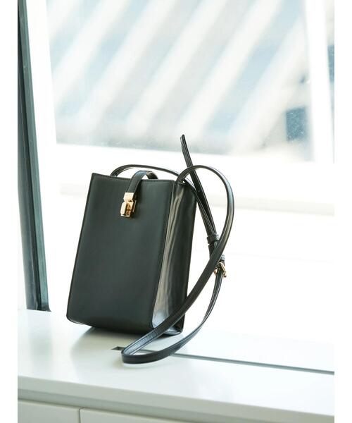 AMERICAN HOLIC（アメリカンホリック）の「ミニスクエアショルダーバッグ（ショルダーバッグ・レディース・ベージュ/ブラック・FREE）」の3枚目の写真