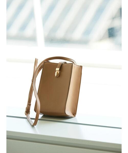 AMERICAN HOLIC（アメリカンホリック）の「ミニスクエアショルダーバッグ（ショルダーバッグ・レディース・ベージュ/ブラック・FREE）」の4枚目の写真