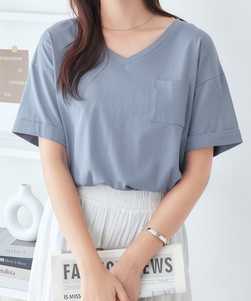Viola e Viola(ヴィオラエヴィオラ)の「綿100%ポケット付ゆるTシャツ(Tシャツ/カットソー・レディース・ブルー/杢グレー/レンガ/マスタード/ブラック/ブルーグリーン/チャコール/モカ/キャメル/モスグリーン/ホワイト系その他/オフホワイト/ホワイト×ブラック・X-LARGE/LARGE/MEDIUM/XXX-LARGE/XX-LARGE/XXXX-LARGE)」の10枚目の写真