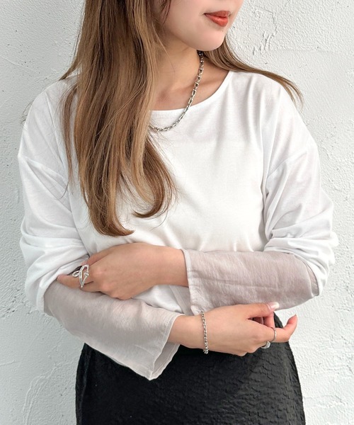 apres jour mignon(アプレジュールミニョン)の「袖シアー切り替えトップス【ZOZOTOWN限定アイテム】(Tシャツ/カットソー・レディース・ナチュラル/ブラック/オフホワイト・X-LARGE/フリー)」の6枚目の写真