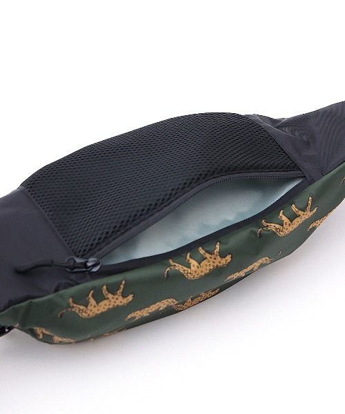 チチカカ（チチカカ）の「KIU　ボディバッグ（ボディバッグ/ウエストポーチ・レディース・その他4・FREE）」の13枚目の写真