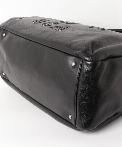 AVIREX（アヴィレックス）の「《直営店限定》バーシティーロゴ レザー ボストンバッグ / VARSITY LEATHER BOSTON BAG / アヴィレックス / AVIREX（ボストンバッグ・メンズ・ブラック・F）」の3枚目の写真