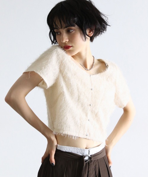 PAGEBOY(ページボーイ)の「ラメフェザーショートTOPS(Tシャツ/カットソー・レディース・オフホワイト/ブラック/アイボリー・FREE)」の2枚目の写真