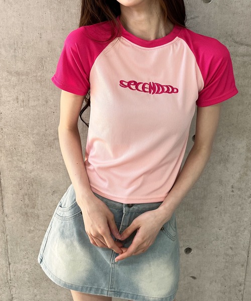 GLAMOROUS JANE(グラマラスジェーン)の「ラグラン配色ロゴ刺繍ちびTシャツ(Tシャツ/カットソー・レディース・ブルー/ピンク/グリーン・FREE)」の8枚目の写真
