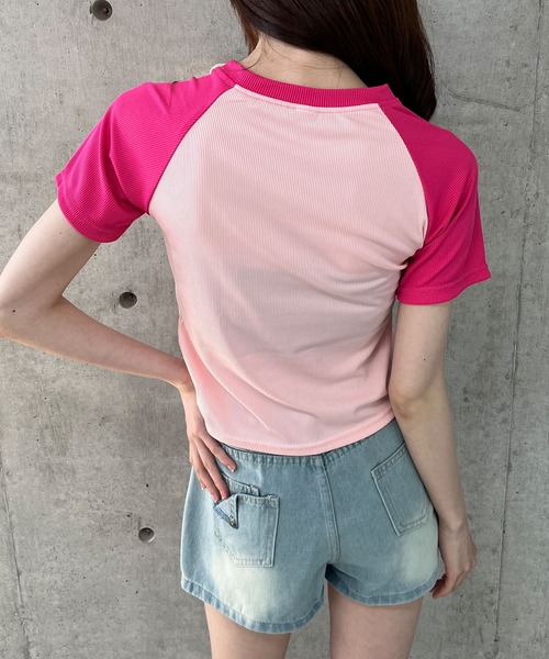 GLAMOROUS JANE(グラマラスジェーン)の「ラグラン配色ロゴ刺繍ちびTシャツ(Tシャツ/カットソー・レディース・ブルー/ピンク/グリーン・FREE)」の10枚目の写真