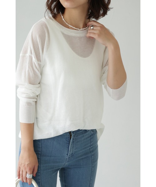each(イーチ)の「シアーバックスリットニット(Tシャツ/カットソー・レディース・オフホワイト/ライトベージュ/グレイッシュベージュ/ブラック・FREE)」の1枚目の写真