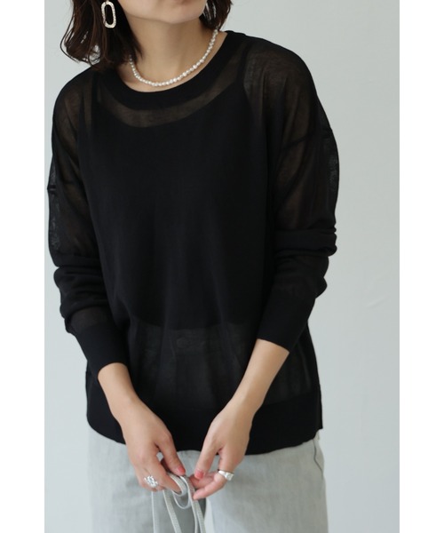 each(イーチ)の「シアーバックスリットニット(Tシャツ/カットソー・レディース・オフホワイト/ライトベージュ/グレイッシュベージュ/ブラック・FREE)」の2枚目の写真