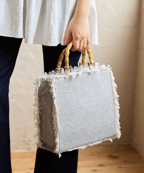 MAJESTIC LEGON（マジェスティックレゴン）の「バンブーハンドルフリンジバッグ（ハンドバッグ・レディース・ブラック系その他/ホワイト系その他2・FREE）」の2枚目の写真