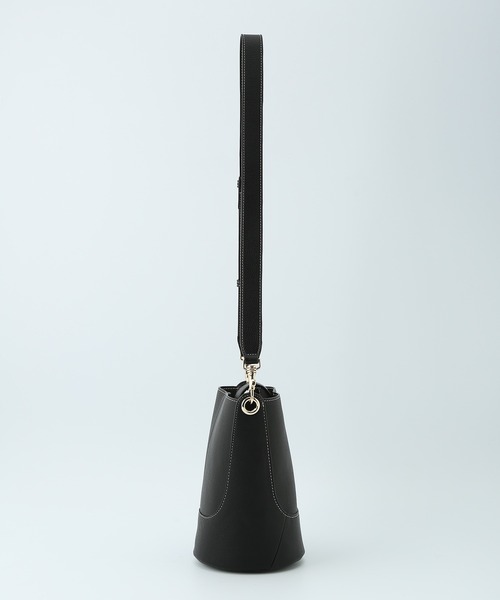 ROPE'（ロペ）の「2WAYセンターシームバケットミドルバッグ（ショルダーバッグ・レディース・ブラック/キャメル・FREE）」の6枚目の写真