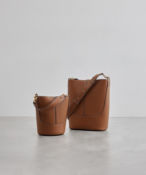 ROPE'（ロペ）の「2WAYセンターシームバケットミドルバッグ（ショルダーバッグ・レディース・ブラック/キャメル・FREE）」の19枚目の写真