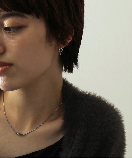 ORLEAN(オルレアン)の「【ORLEAN】ニュアンスノットピアス(ピアス(両耳用)・レディース・シルバー/ゴールド・フリー)」の6枚目の写真