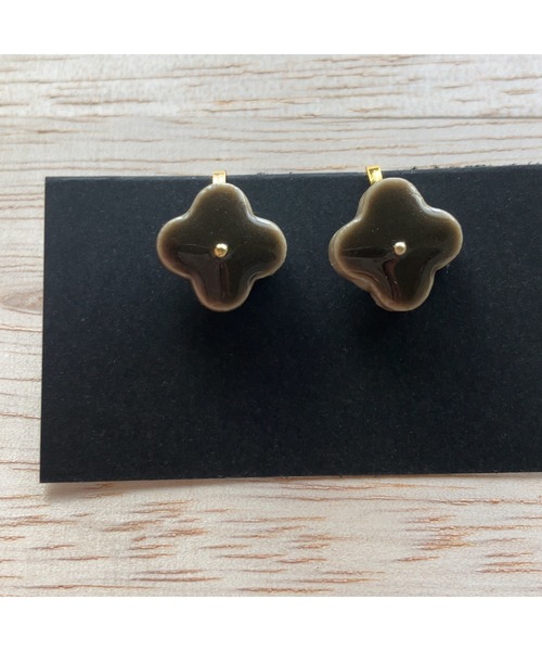 tone（トーン）の「【BLACKA】タイルイヤリング(MA)（イヤリング・レディース・マスタード/キャメル/グリーン系その他/レッド/オレンジ/グレー/ネイビー/ピンク/グリーン/クリーム/カーキ/イエロー/ブルー/スカイブルー/オフホワイト/グレー系その他/ブラック/ゴールド/ブラウン/パープル/パープル系その他/イエロー系その他/アクア/ブルー系その他/ブルー系その他2/ホワイト・FREE）」の8枚目の写真