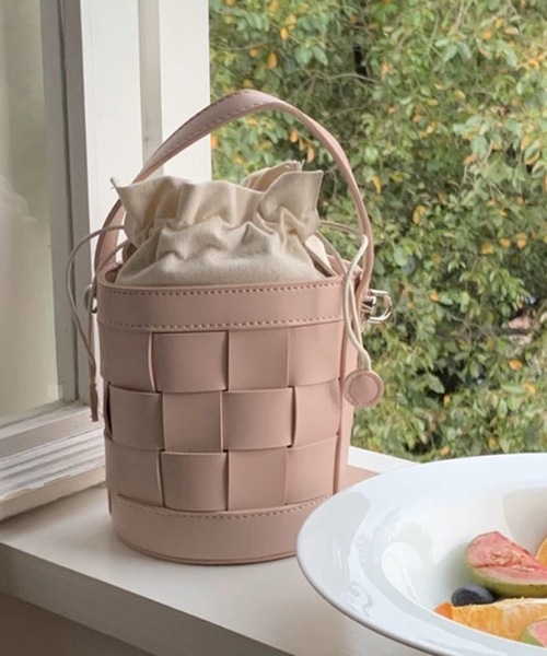 S'AIME■プリーツ巾着バケットバッグ(半月型小銭入れ付)/送料込 楽天市場】2wayフェイクレザー編み込み巾着バケットバッグ