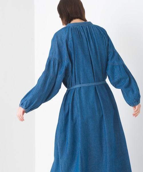 OMNES（オムネス）の「シャンブレー袖ボリュームシャツワンピース（ワンピース・レディース・インディゴブルー/ブルー系その他・FREE）」の7枚目の写真