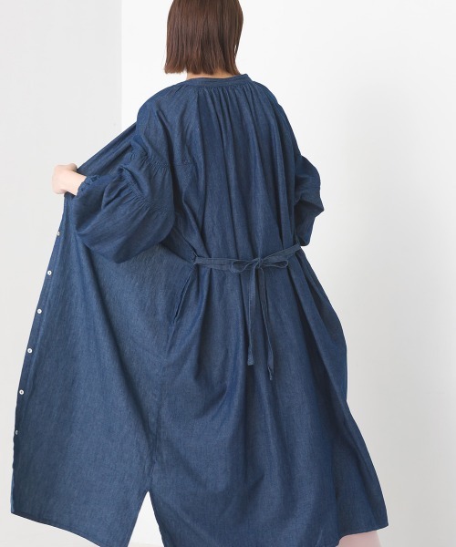 OMNES（オムネス）の「シャンブレー袖ボリュームシャツワンピース（ワンピース・レディース・インディゴブルー/ブルー系その他・FREE）」の11枚目の写真