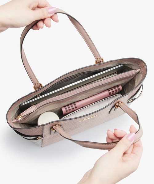 MICHAEL KORS（マイケルコース）の「VOYAGER EW トート - MK 