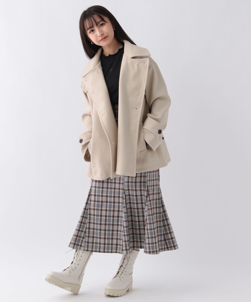 repipi armario（レピピ アルマリオ）の「スタンドカラーポンチョコート（ステンカラーコート・キッズ・ベージュ/ブラック・LARGE/SMALL/MEDIUM）」の6枚目の写真