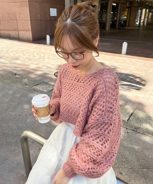 MAJESTIC LEGON(マジェスティックレゴン)の「スカシ柄ショートニット(ニット/セーター・レディース・グレー/オフホワイト/ピンク・MEDIUM)」の3枚目の写真