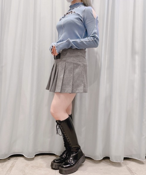 lilLilly（リルリリー）の「カットアウトリブトップス（ニット/セーター・レディース・ホワイト/ブラック/ブルー・ONE SIZE）」の4枚目の写真