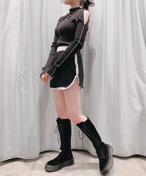 lilLilly（リルリリー）の「カットアウトリブトップス（ニット/セーター・レディース・ホワイト/ブラック/ブルー・ONE SIZE）」の8枚目の写真