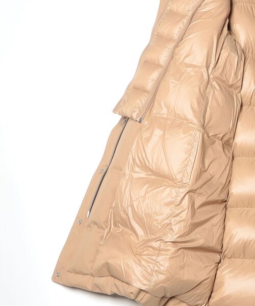 Mackage（マッカージュ）の「【MACKAGE】マッカージュ P000963 SHILOH-NF（ダウンジャケット/コート・レディース・キャメル・L）」の3枚目の写真