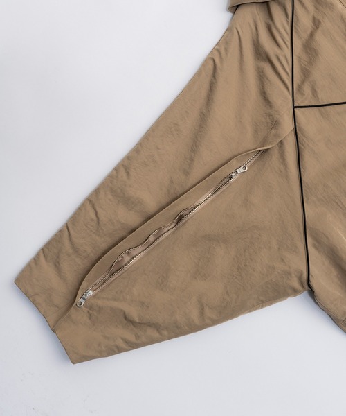 PRANK PROJECT（プランクプロジェクト）の「ビックトラックコート / Big Track Coat（ナイロンジャケット・レディース・ベージュ/ブラック/オフホワイト・FREE）」の8枚目の写真