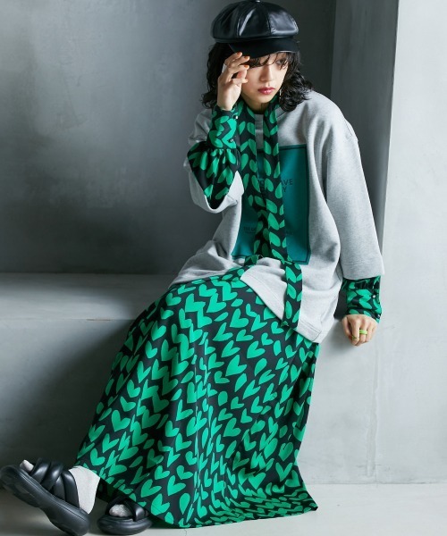 GEVS.(ジェイヴィス)の「<大きいサイズ>ハートプリントボウタイロングワンピース GEVS.(ワンピース・レディース・ブラック系/グリーン系・L/LL/3L/4L/5L)」の13枚目の写真