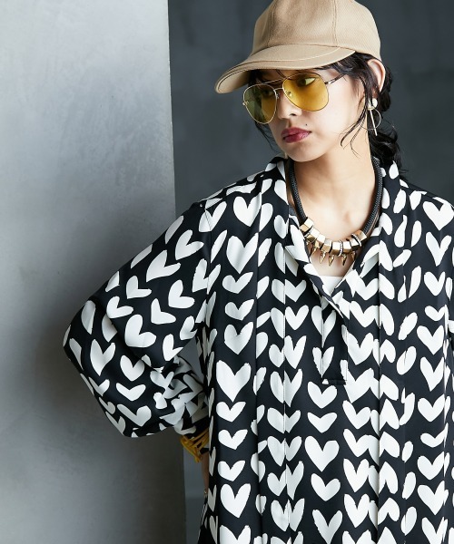 GEVS.(ジェイヴィス)の「<大きいサイズ>ハートプリントボウタイロングワンピース GEVS.(ワンピース・レディース・ブラック系/グリーン系・L/LL/3L/4L/5L)」の9枚目の写真