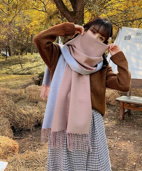 Miniministore(ミニミニストア)の「リバーシブルストール大判フリンジマフラー(マフラー・レディース・ピンクベージュ/ブルー/ラベンダー/レッド/ワインレッド/ダークブルー/パープル/ブラック×グレー/ダークグレー/オレンジ/ベージュ/ダークグリーン/ブラウン/ライトブラウン/ライトブルー/ピンク/グレー×ピンク/レッド系/イエロー・FREE)」の15枚目の写真