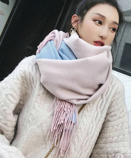 Miniministore(ミニミニストア)の「リバーシブルストール大判フリンジマフラー(マフラー・レディース・ピンクベージュ/ブルー/ラベンダー/レッド/ワインレッド/ダークブルー/パープル/ブラック×グレー/ダークグレー/オレンジ/ベージュ/ダークグリーン/ブラウン/ライトブラウン/ライトブルー/ピンク/グレー×ピンク/レッド系/イエロー・FREE)」の9枚目の写真