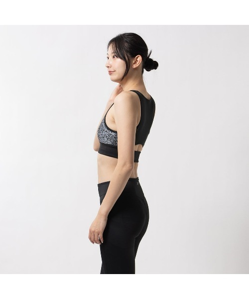Reebok（リーボック）の「ランニング ブラトップ / RUNNING AOP BRA TOP（スポーツブラ・レディース・ブルーグレー/ブラック・X-SMALL/SMALL/MEDIUM/LARGE/X-LARGE/XX-LARGE）」の8枚目の写真