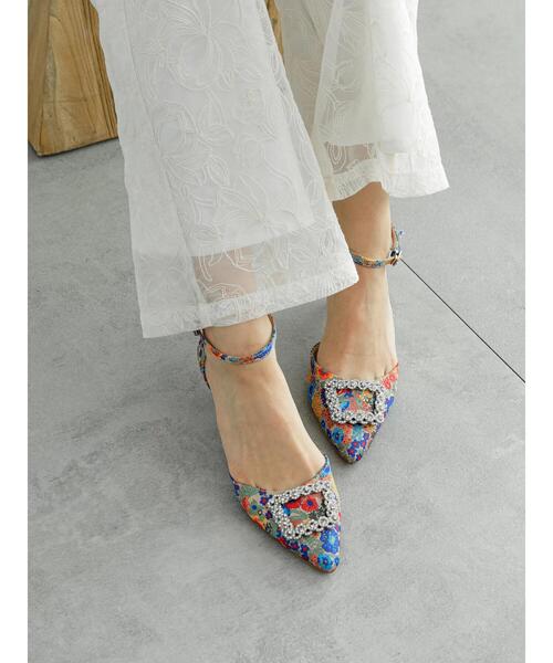 Te chichi（テチチ）の「花柄×ビジュ パンプス（パンプス・レディース・ベージュ/オフホワイト・37/38）」の4枚目の写真