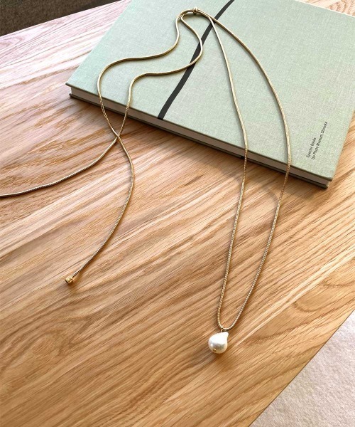 marjour（マージュール）の「SNAKE CHAIN PEARL NECKLACE（ネックレス・レディース・ゴールド/シルバー・FREE）」の3枚目の写真