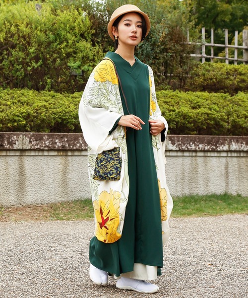 カヤ(カヤ)の「【カヤ】華めき牡丹UV羽織(カーディガン/ボレロ・レディース・ネイビー/キナリ/ライトグレー/ホワイト×イエロー・FREE)」の5枚目の写真