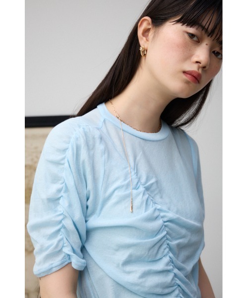 AZUL by moussy（アズールバイマウジー）の「シャーリングスキントップス（Tシャツ/カットソー・レディース・グレー/アイボリー/サックスブルー・FREE）」の5枚目の写真
