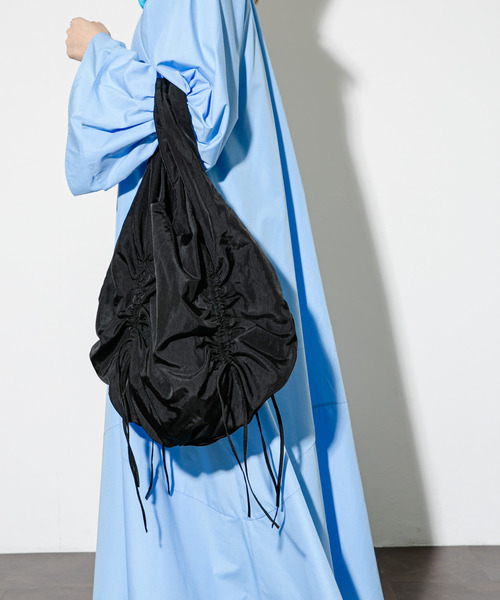 KBF（ケイビーエフ）の「ドロストデザインバルーンBAG（ショルダーバッグ・レディース・カーキ/ブラック/レッド・ONE）」の13枚目の写真