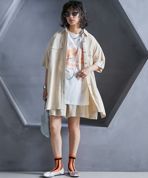 GEVS.（ジェイヴィス）の「＜大きいサイズ＞ レーヨン麻チュニックシャツ GEVS.（シャツ/ブラウス・レディース・ベージュ/ブラック・L/5L/4L/3L/LL）」の3枚目の写真