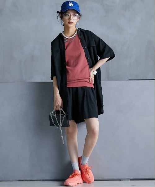 GEVS.（ジェイヴィス）の「＜大きいサイズ＞ レーヨン麻チュニックシャツ GEVS.（シャツ/ブラウス・レディース・ベージュ/ブラック・L/5L/4L/3L/LL）」の4枚目の写真