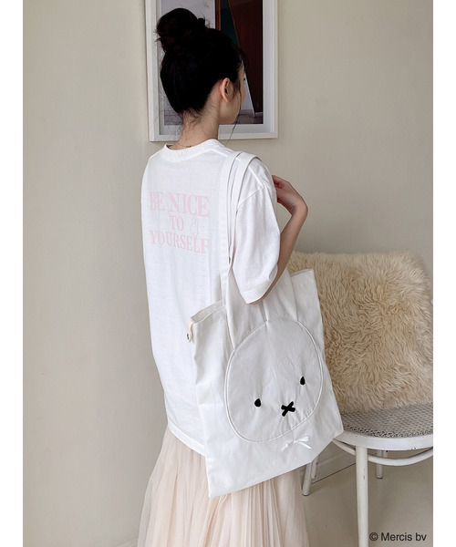MIIA(ミーア)の「miffy ロゴプリントTシャツ(Tシャツ/カットソー・レディース・オフホワイト/ベージュ・FREE/SHORT)」の4枚目の写真