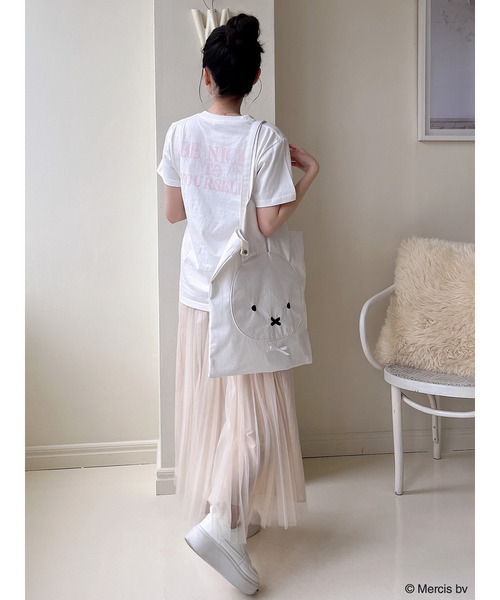 MIIA(ミーア)の「miffy ロゴプリントTシャツ(Tシャツ/カットソー・レディース・オフホワイト/ベージュ・FREE/SHORT)」の6枚目の写真