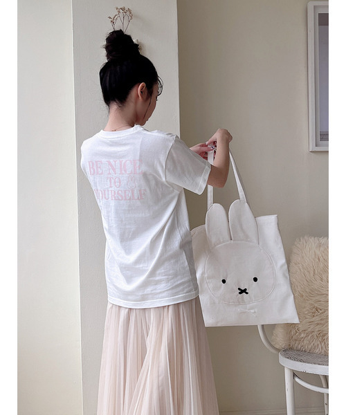MIIA(ミーア)の「miffy ロゴプリントTシャツ(Tシャツ/カットソー・レディース・オフホワイト/ベージュ・FREE/SHORT)」の7枚目の写真