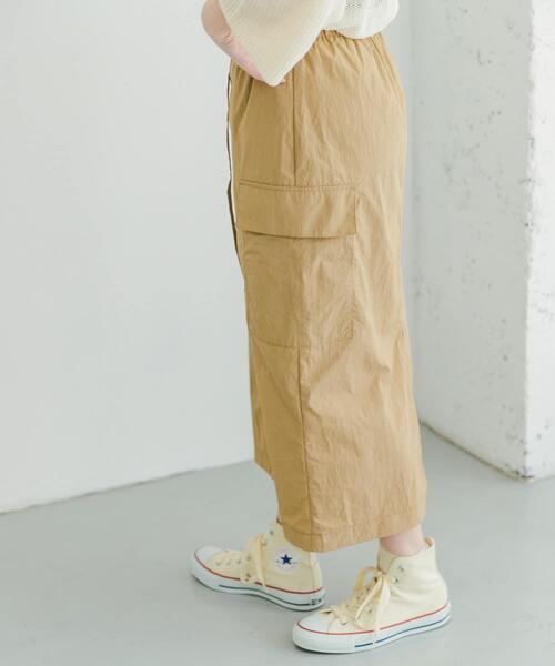 ITEMS URBANRESEARCH（アイテムズ アーバンリサーチ）の「ナイロンカーゴタイトスカート（スカート・レディース・ベージュ/モカ/ネイビー・FREE）」の10枚目の写真
