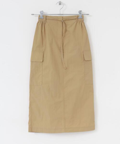 ITEMS URBANRESEARCH（アイテムズ アーバンリサーチ）の「ナイロンカーゴタイトスカート（スカート・レディース・ベージュ/モカ/ネイビー・FREE）」の5枚目の写真