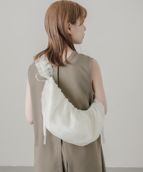 SMELLY（スメリー）の「フリルギャザーリボンショルダーバッグ（ショルダーバッグ・レディース・アイボリー/ブラック・-）」の8枚目の写真