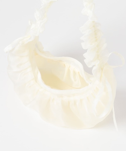 SMELLY（スメリー）の「フリルギャザーリボンショルダーバッグ（ショルダーバッグ・レディース・アイボリー/ブラック・-）」の13枚目の写真