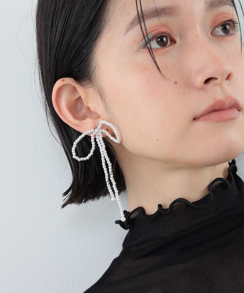 CAROLINA GLASER（カロリナ グレイサー）の「パールリボン ピアス 