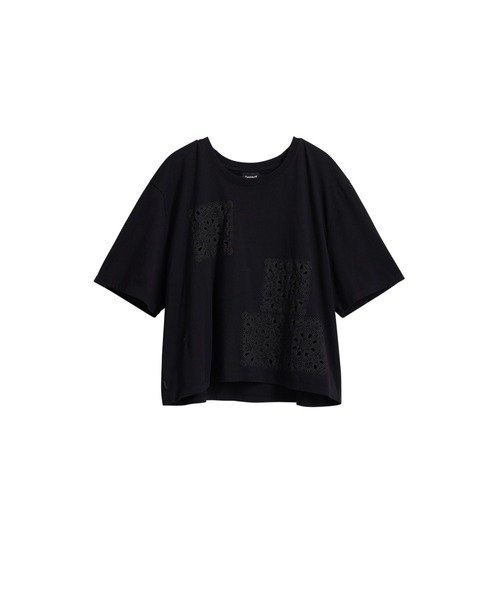 Desigual(デシグアル)の「フラワーカットワーク Tシャツ クロップド丈(シャツ/ブラウス・レディース・ブラック/ホワイト・XL/L/M/S/XS)」の8枚目の写真