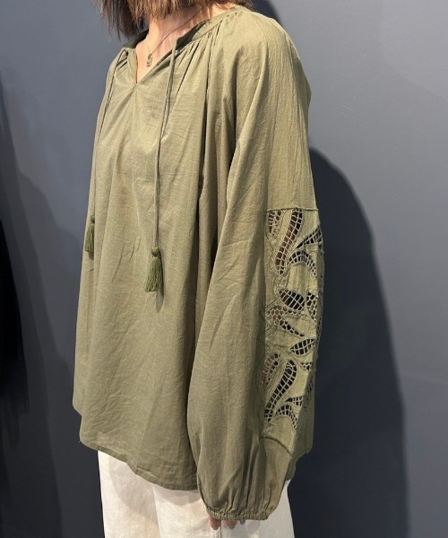 【セール】キャンブリックボイル 袖刺繍プルオーバー（シャツ/ブラウス）｜LOSUCA（ロスカ）