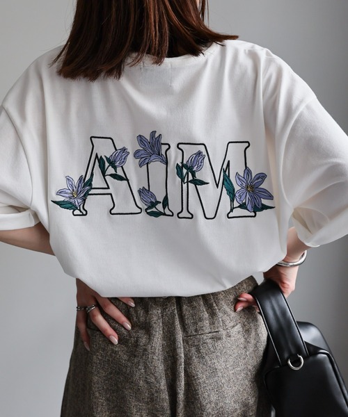 CREARE -LINO-（クレアーレリノ）の「＜ユニセックス＞フラワー刺繍Tシャツ/半袖/カットソー（Tシャツ/カットソー・レディース・ブラック/グレー/ブルー/グレー系その他/ブラック系その他/オフホワイト・MEDIUM/LARGE/FREE）」の7枚目の写真